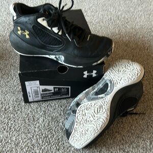 Under Armour GS Lockdown Basketball Shoe